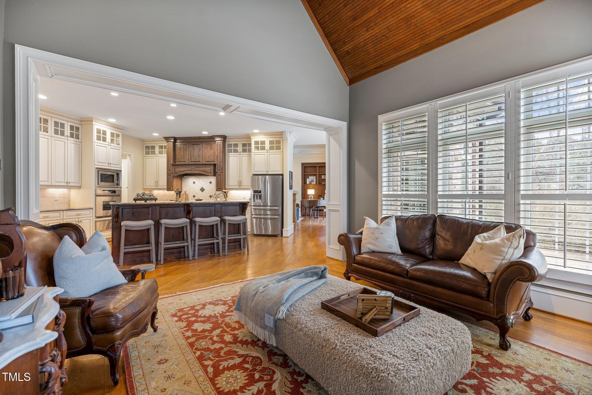 Image 3: 45-web-or-mls-596A9861