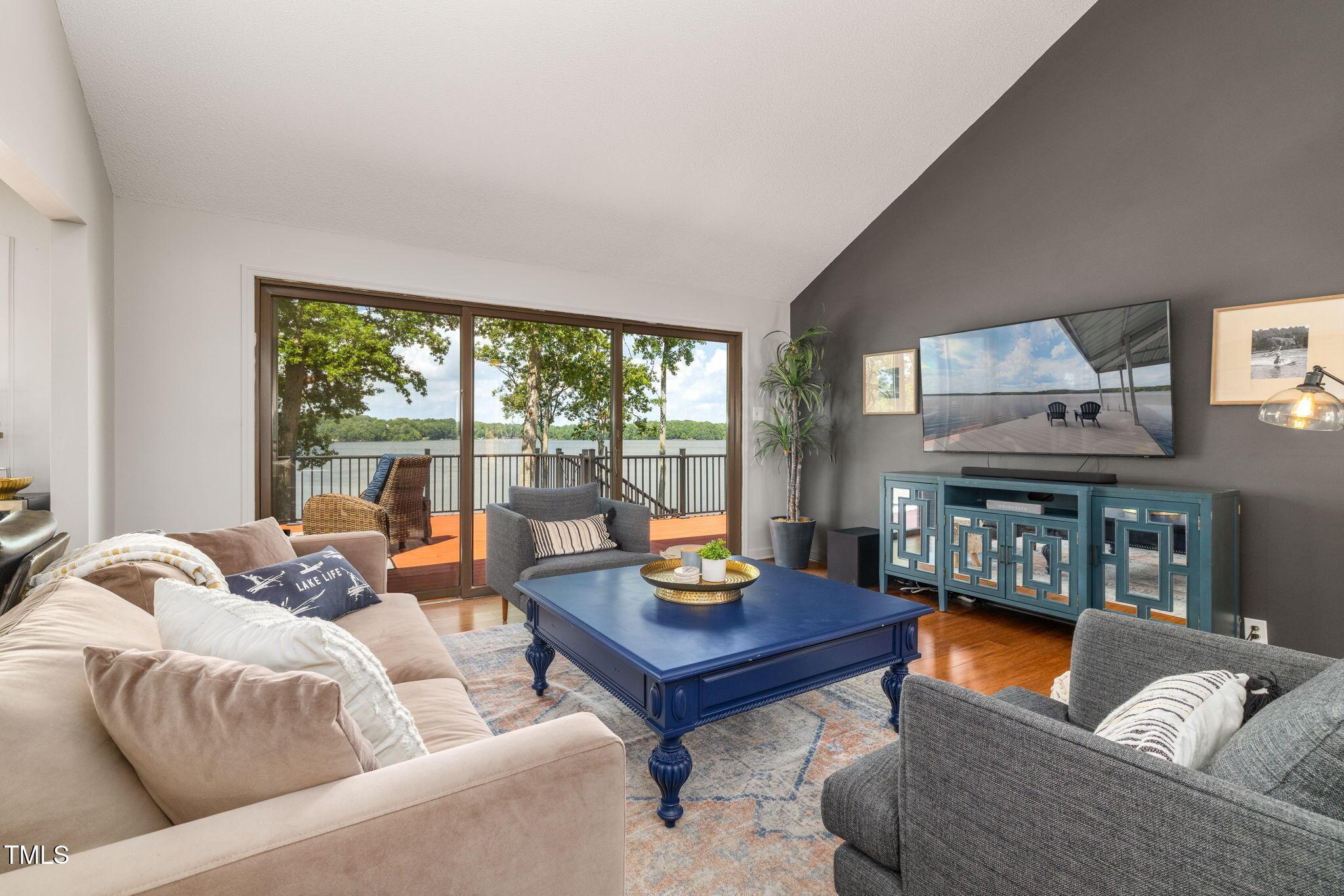 Image 4: 2-web-or-mls-307-Riverside-Trail-2
