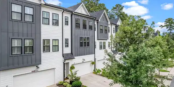 916 Waterside View Drive