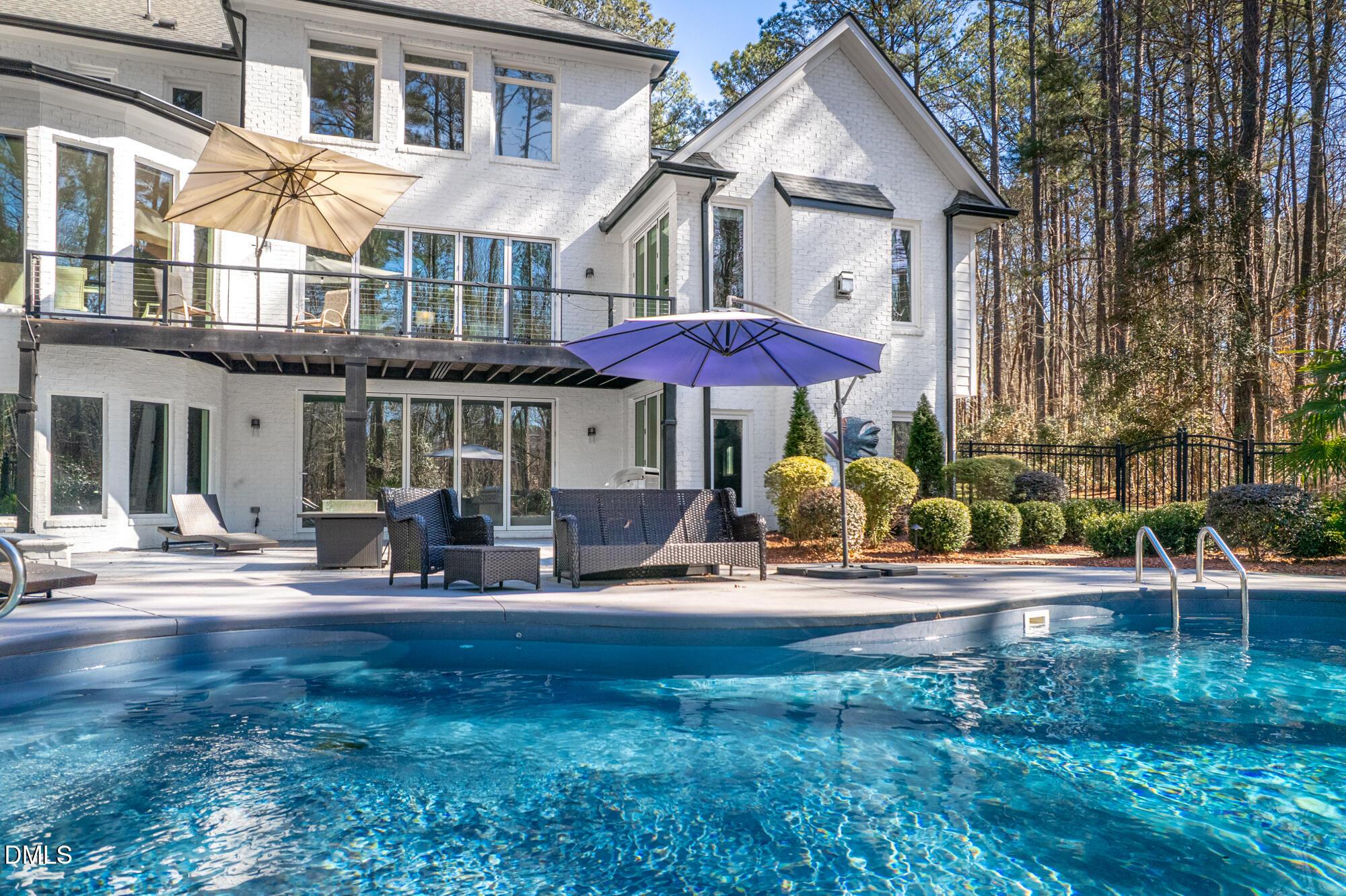 Image 3: 1125BarclayManorPoolPic30