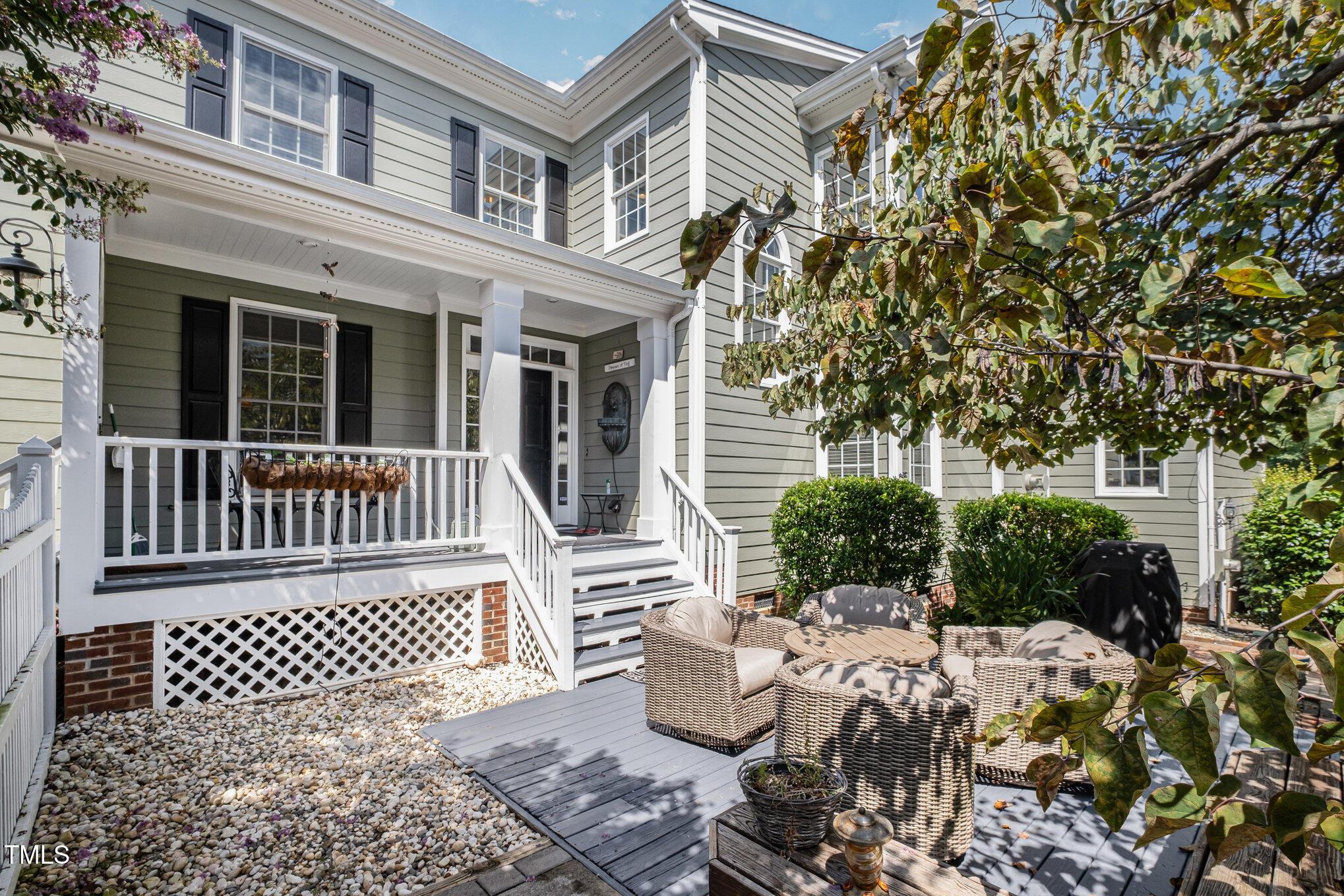Image 2: Front Porch and Deck