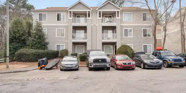 1420 Collegiate Circle
