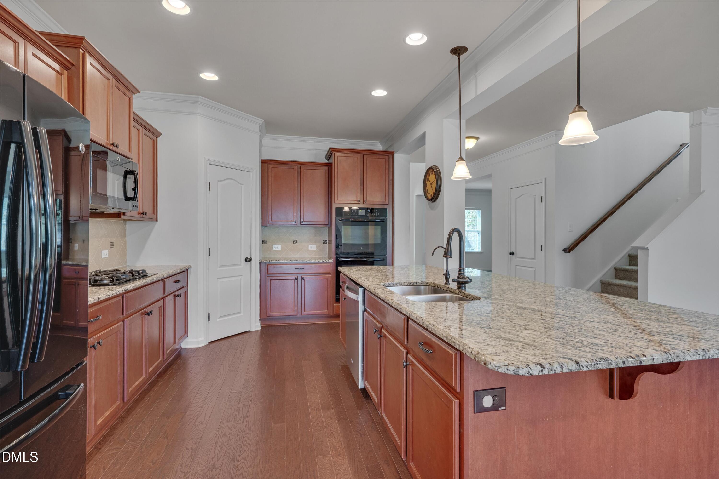 Image 2: 19-171 Pecan Harvest -19