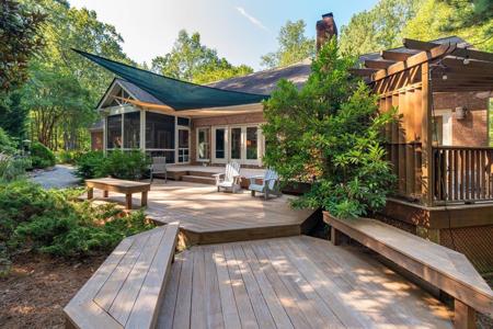 180 Chapel View Drive