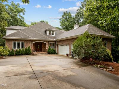 139 Swan Lake