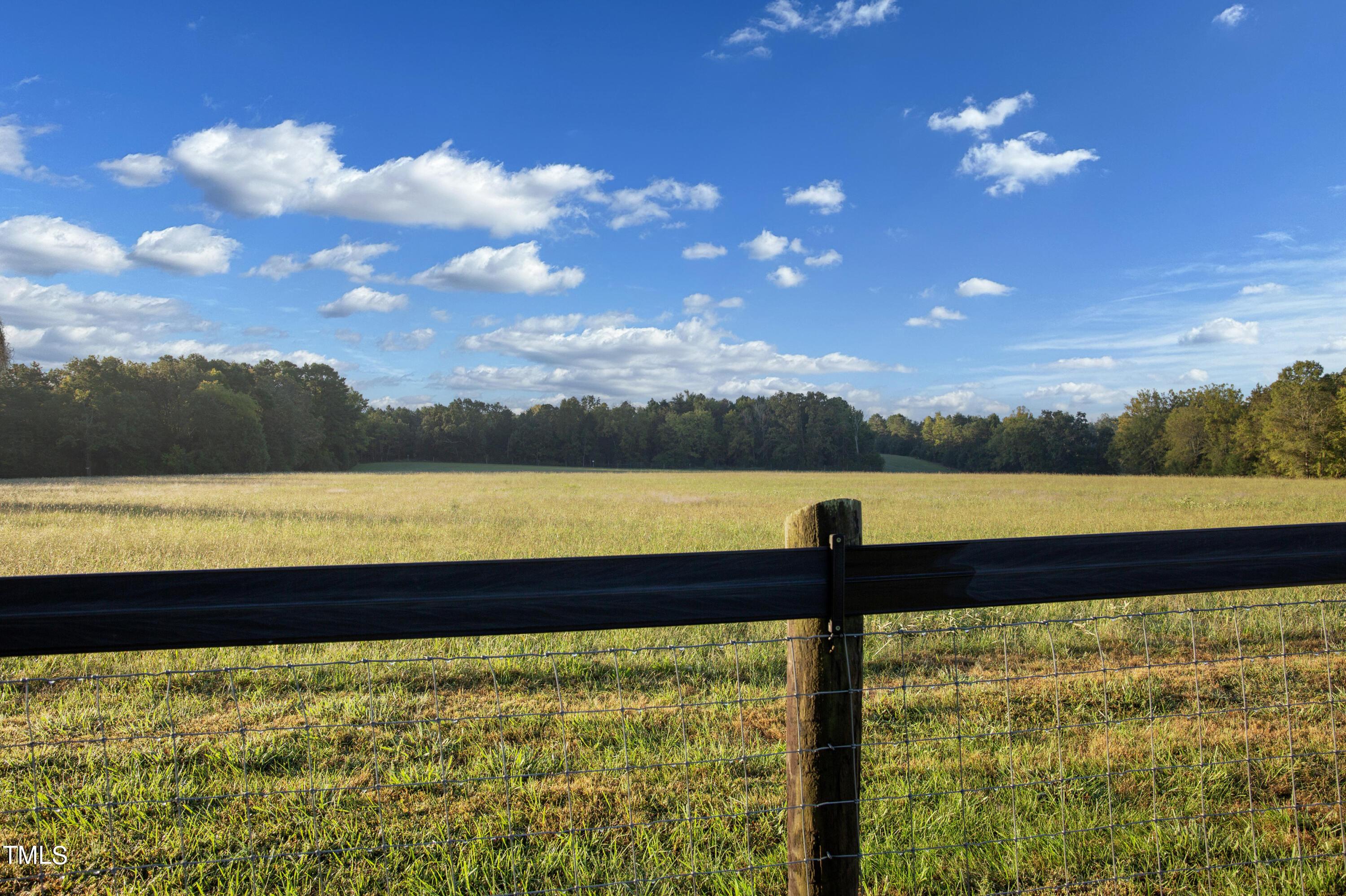 Image 4: Riverend Grounds