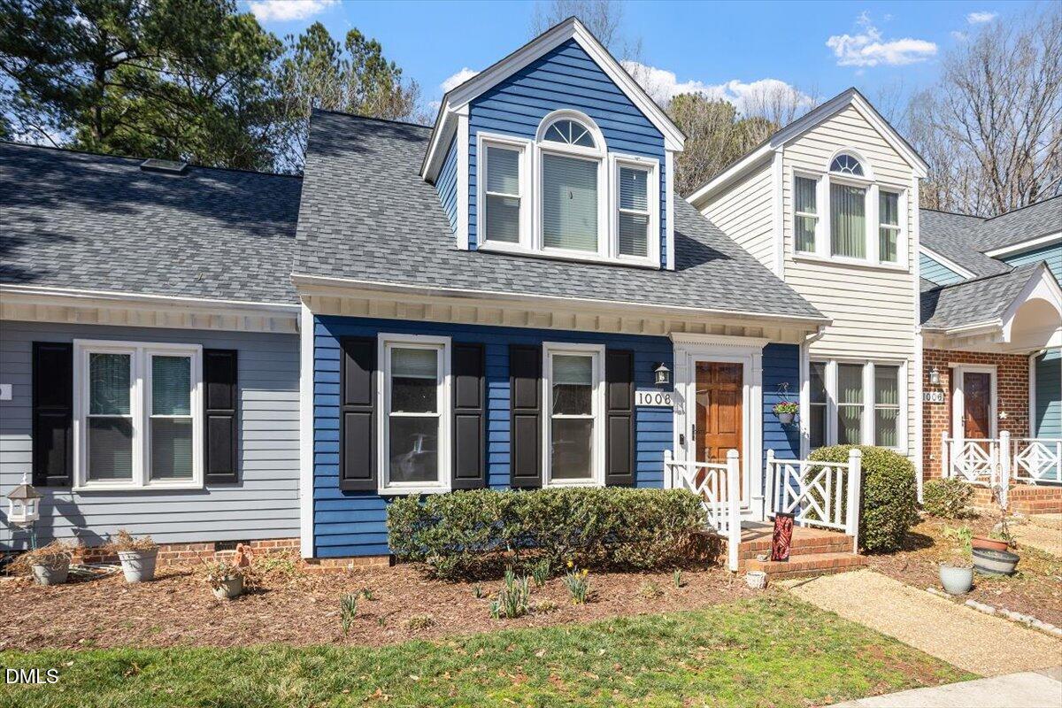 Image 2: Exterior Front