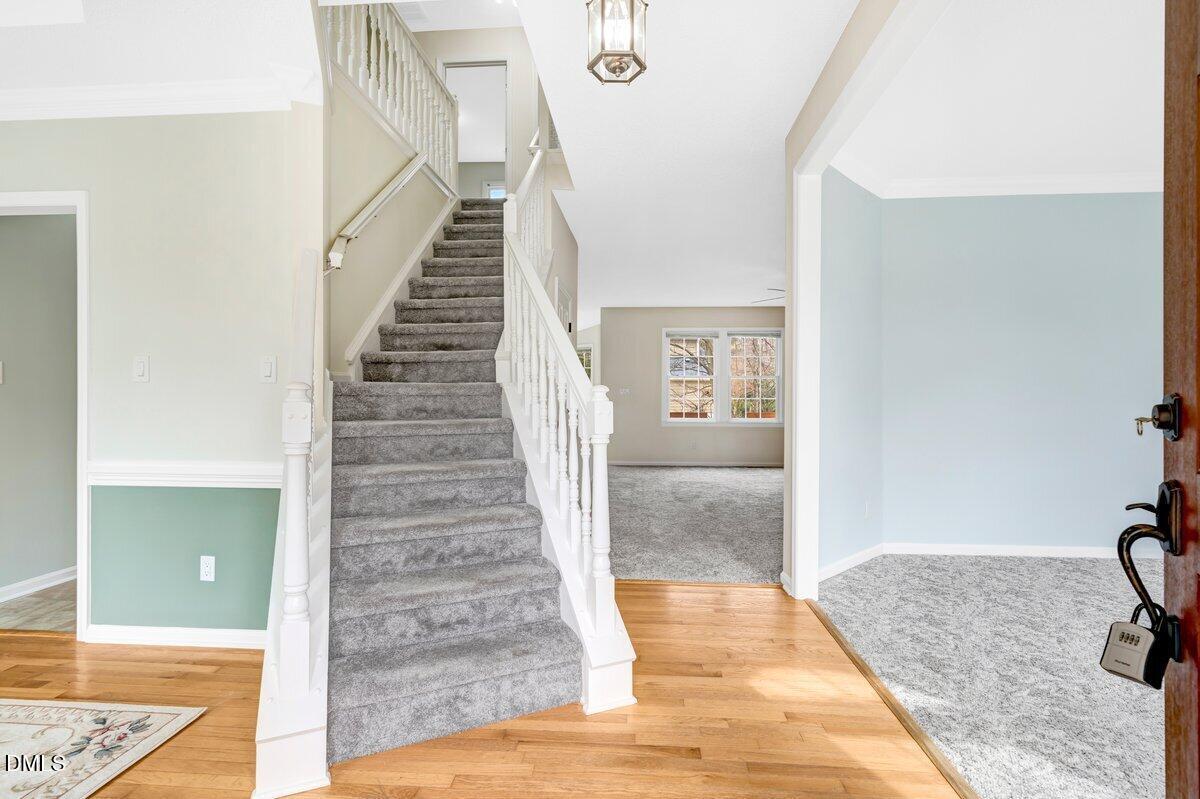 Image 3: Front Foyer