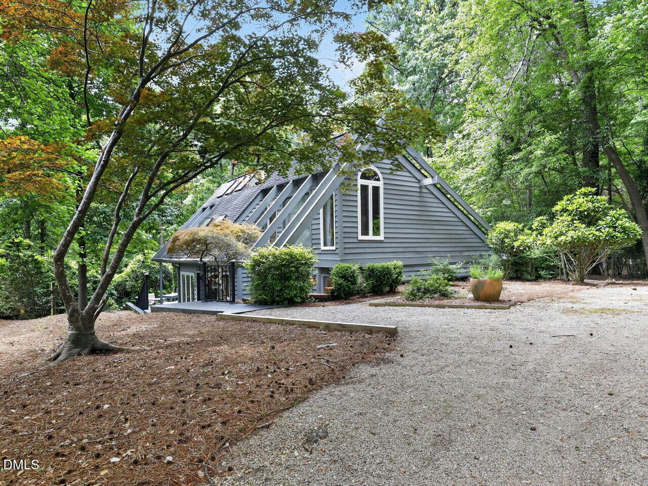 Image 2: 004-1280x960-driveway