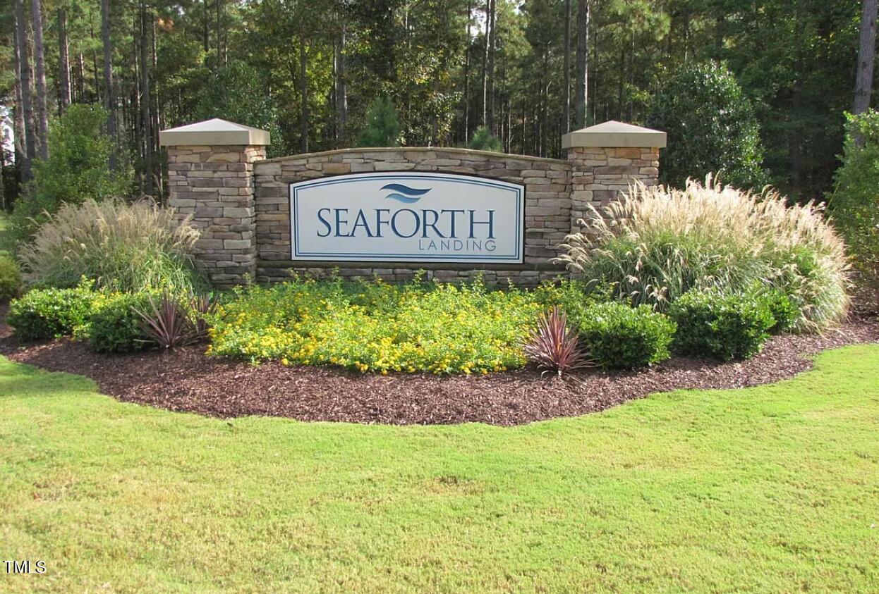 Image 2: Entrance Monument SFL