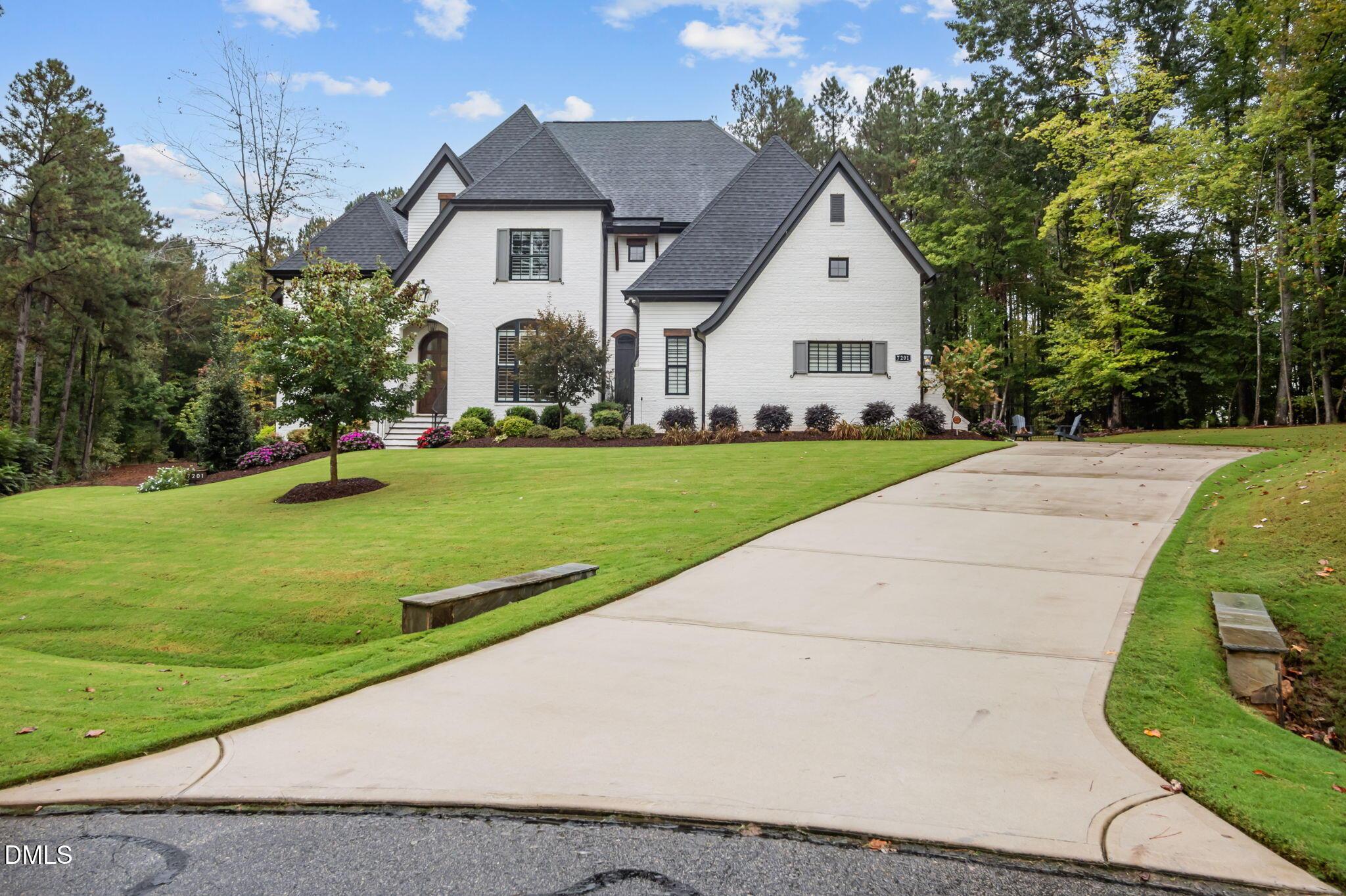 Image 2: 63-web-or-mls-P1087188