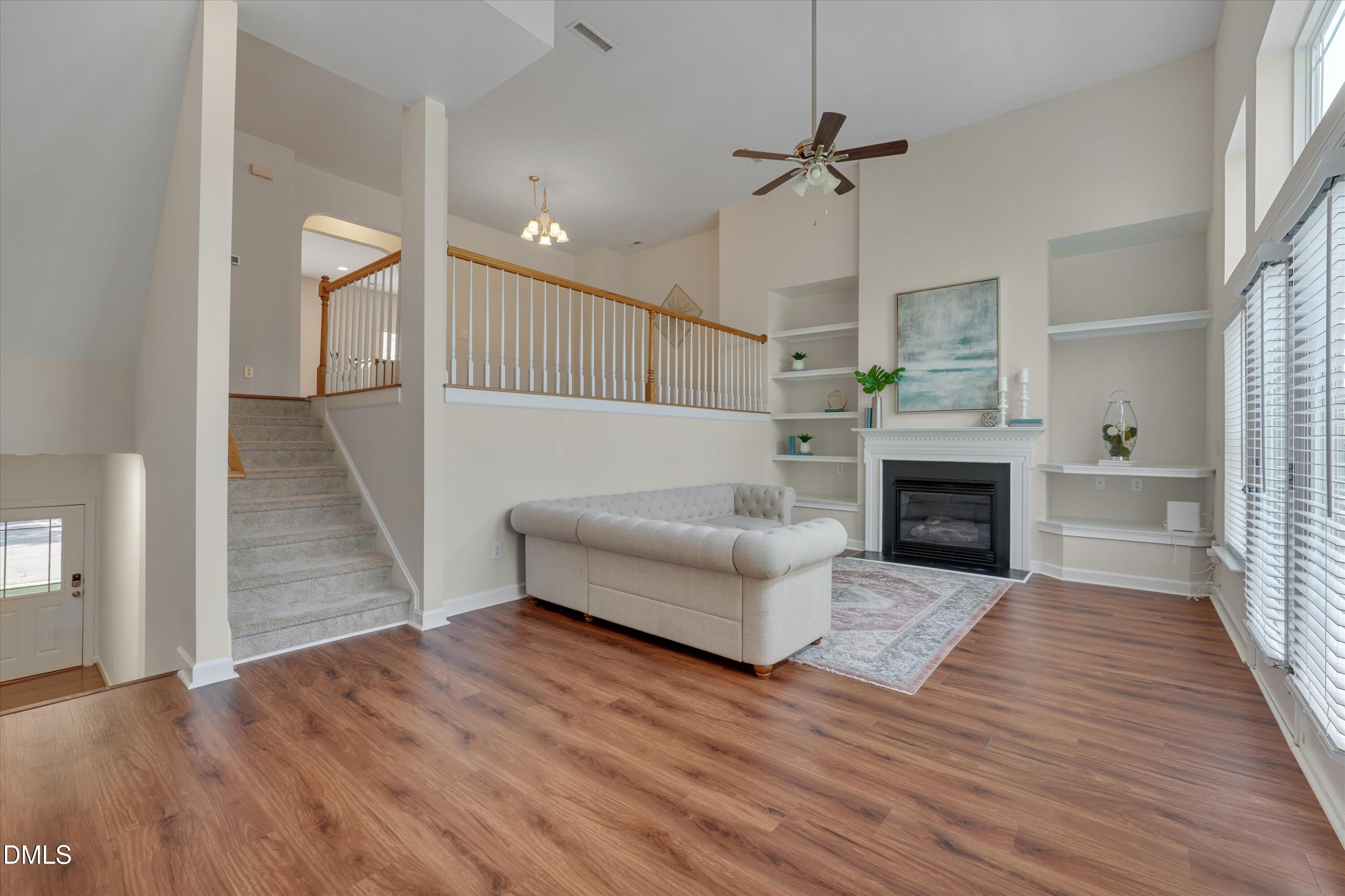 Image 3: Family Room