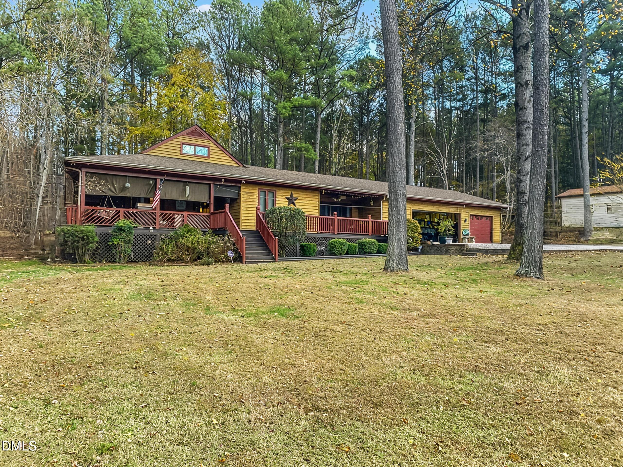 Image 2: 263 Pine Trail Front View