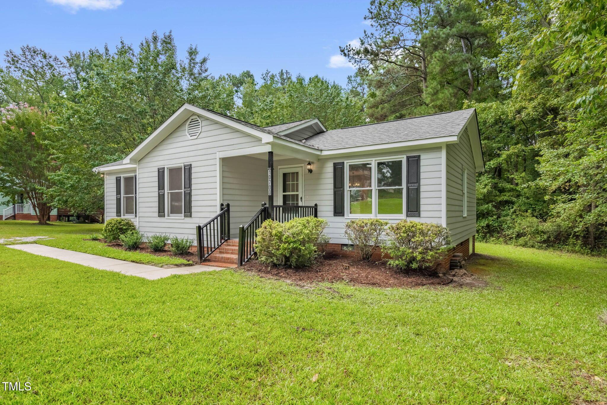 Image 3: 3-web-or-mls-10700 Patrician Way-3