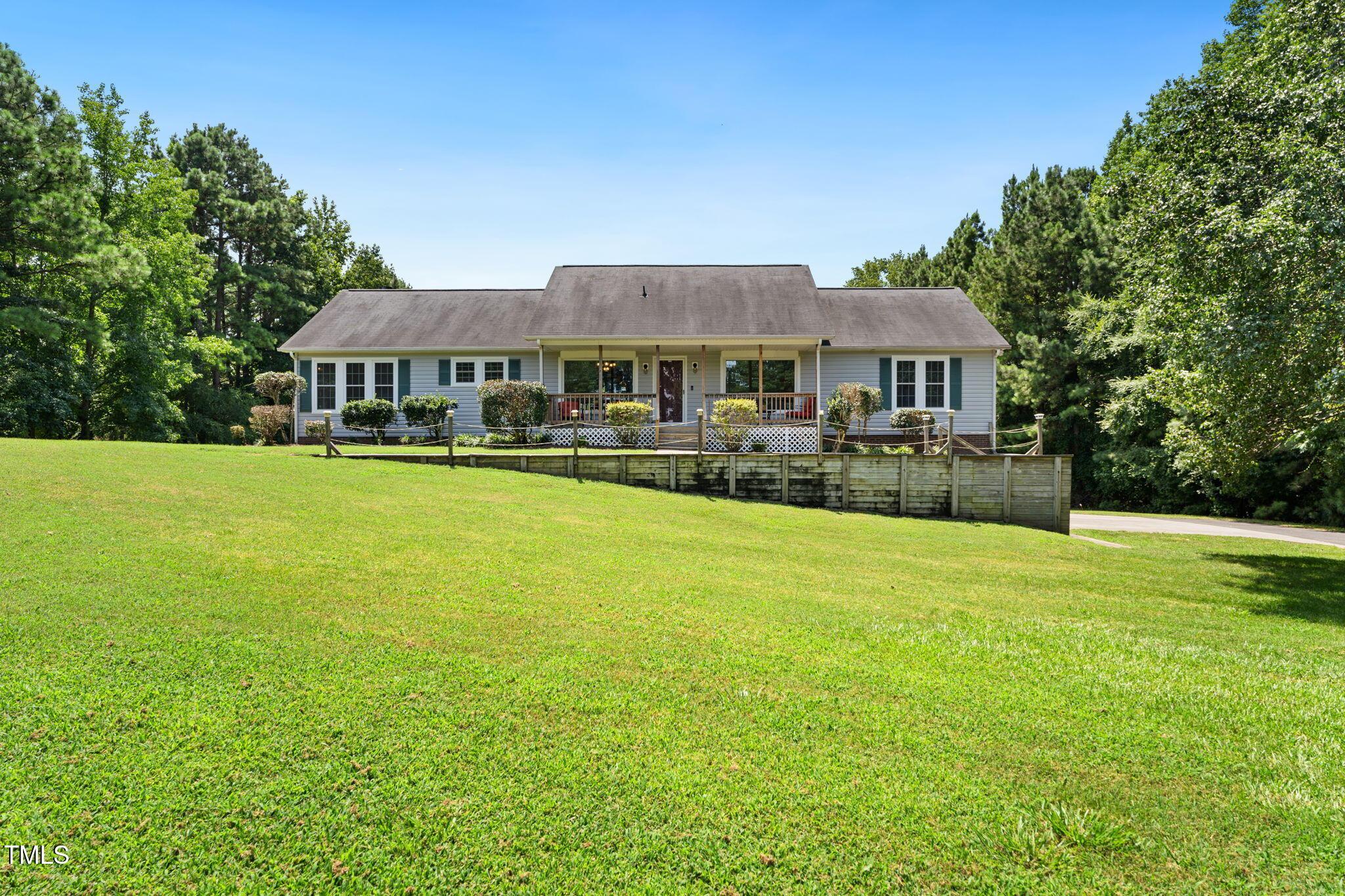 Image 1: 5-web-or-mls-DSC01260