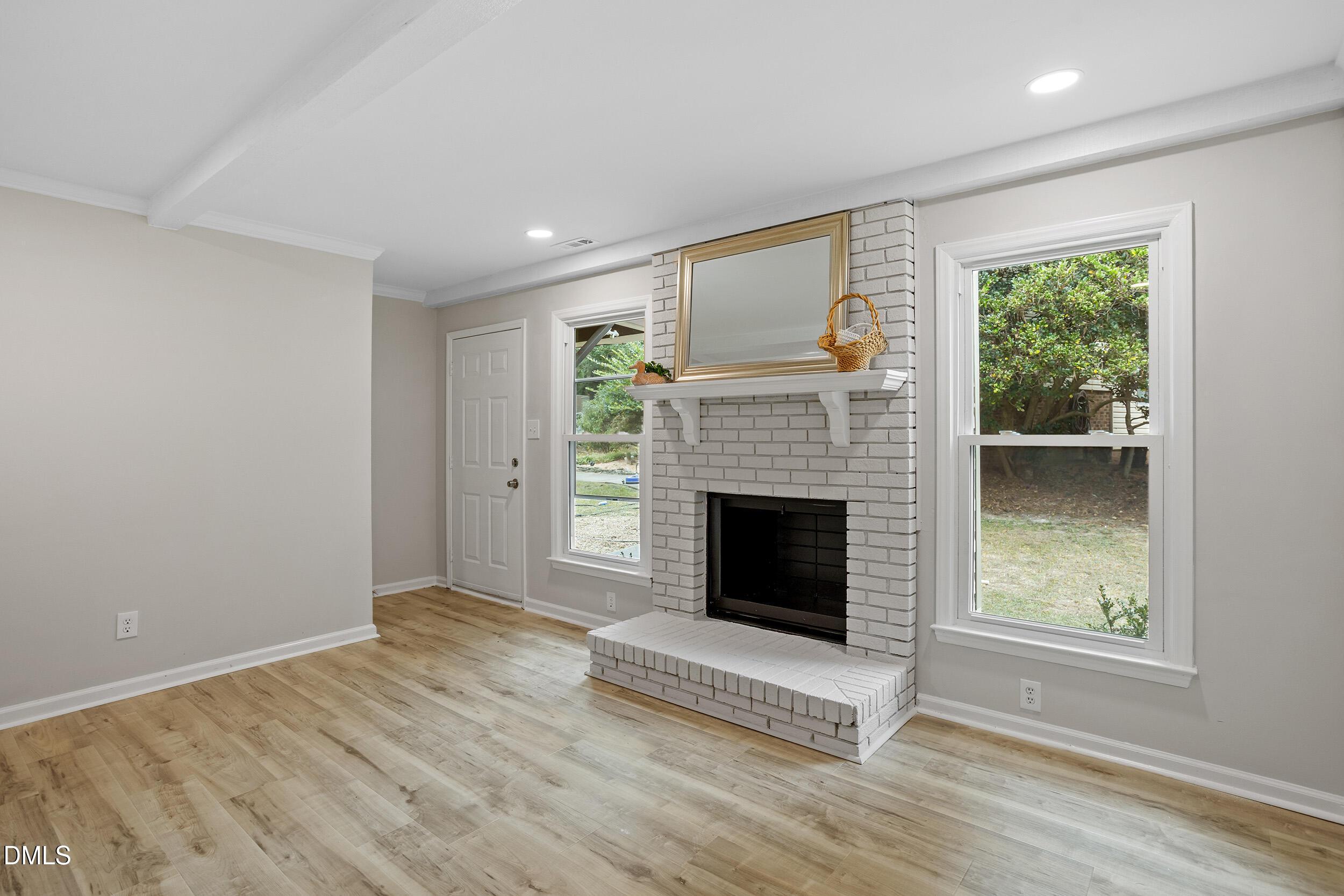 Image 3: 107 Bonnell Ct [2558884]_10