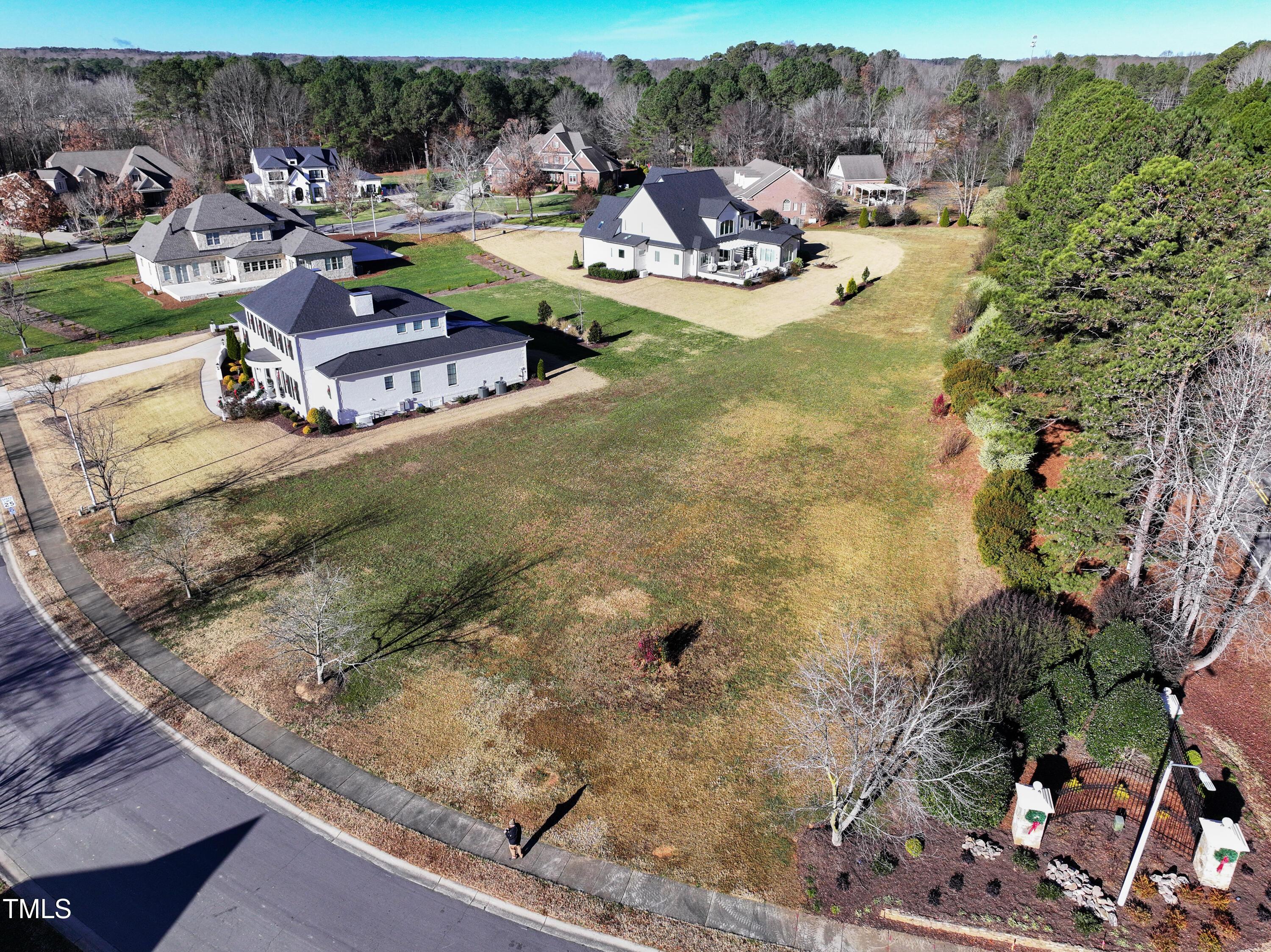 Image 2: paragon-drone-rosemoor-lot3