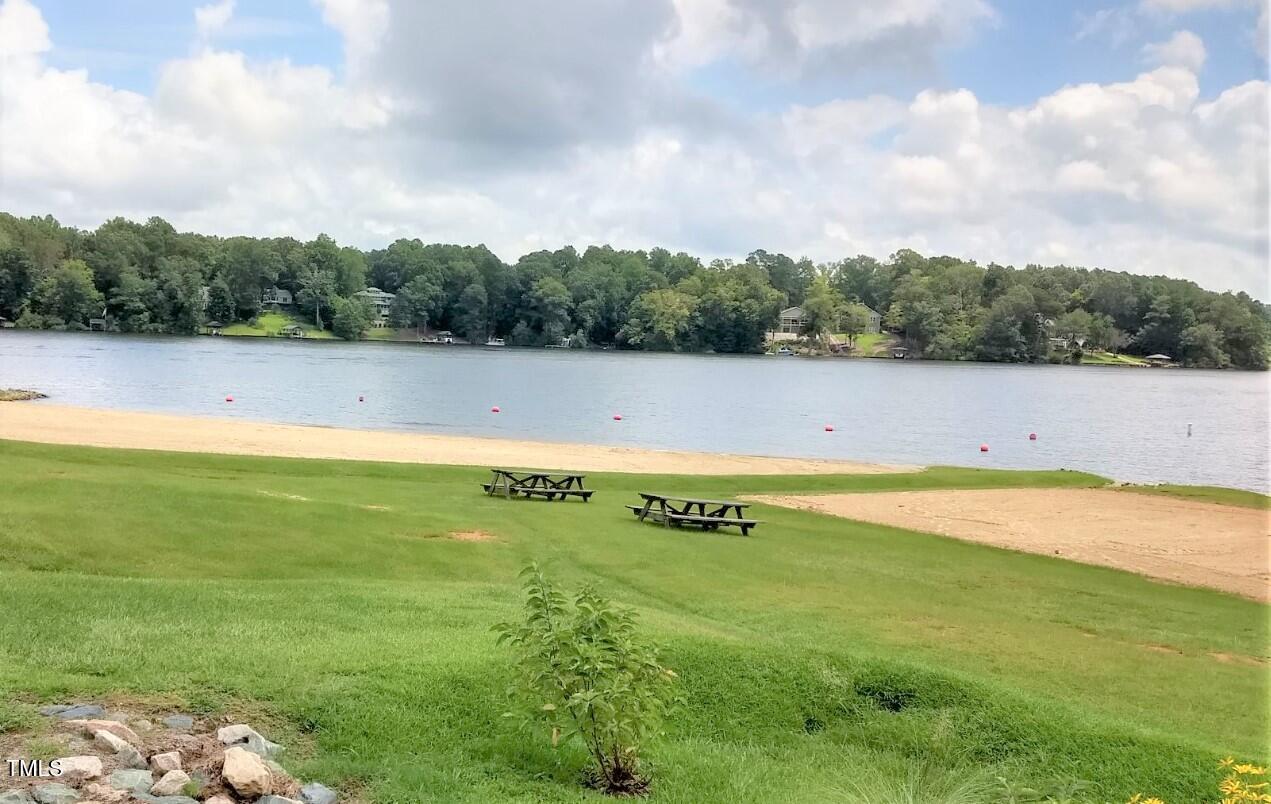 Image 3: Lake Royale Lakeview 1