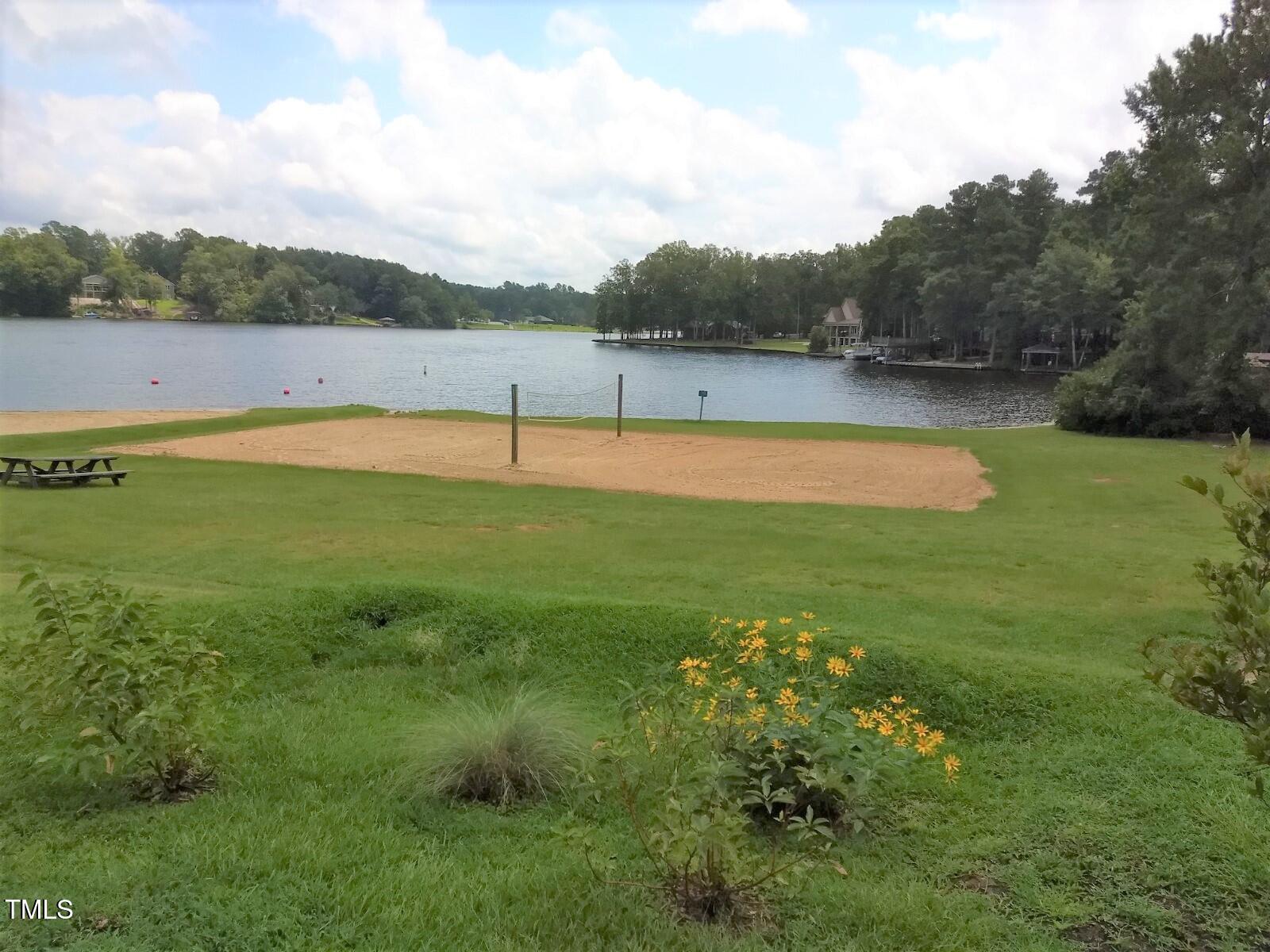 Image 4: Lake Royale Lakeview 2