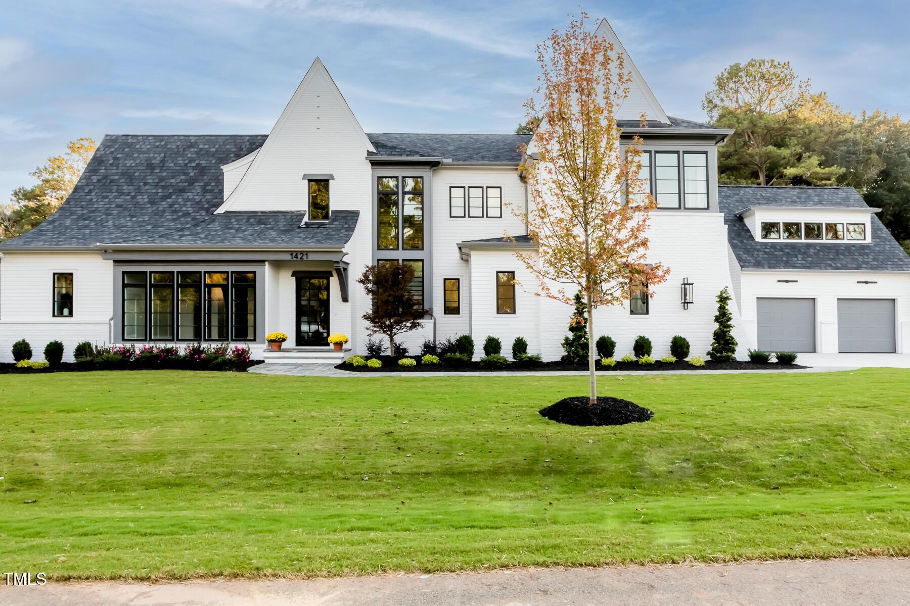 Image 1: 211013_0677w Image 1: 211013_0677w