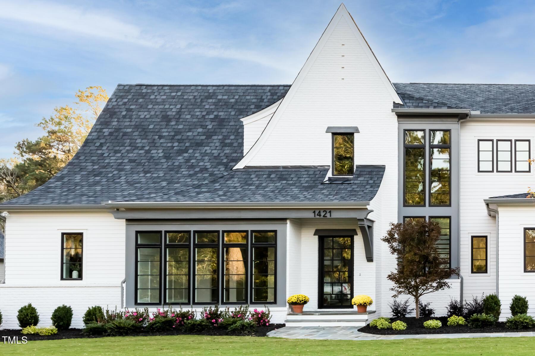 Image 2: 211013_0671-2w Image 2: 211013_0671-2w