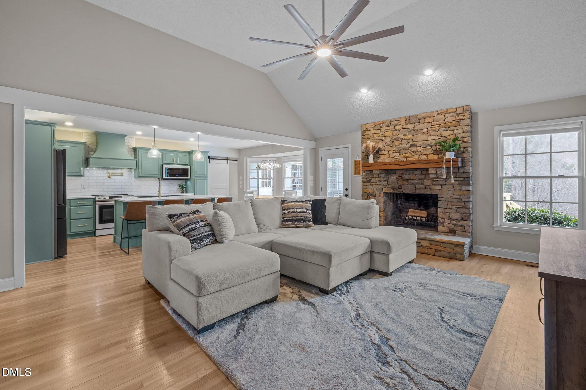 Image 3: 6-web-or-mls-P1101925