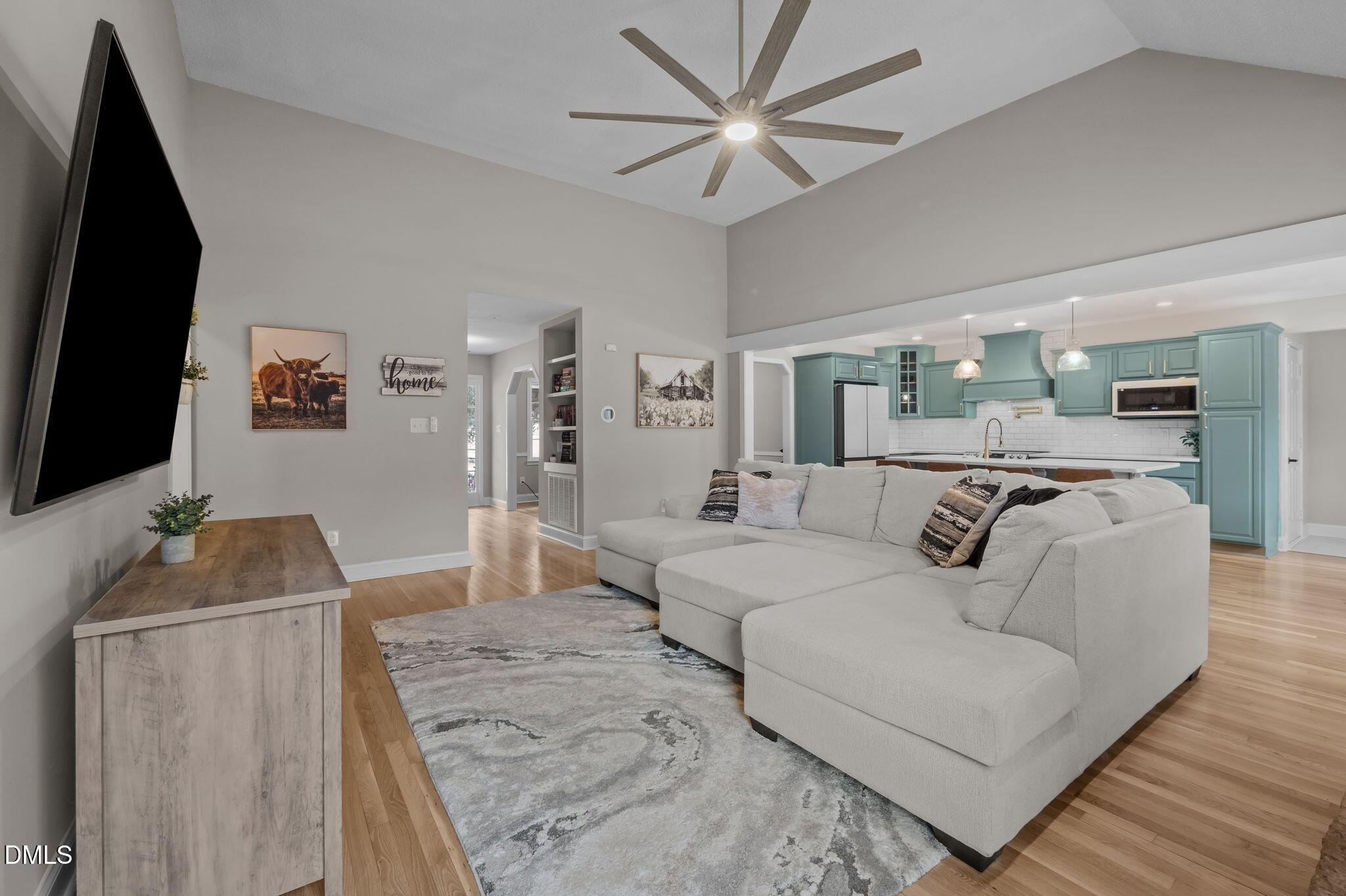 Image 4: 8-web-or-mls-P1101931