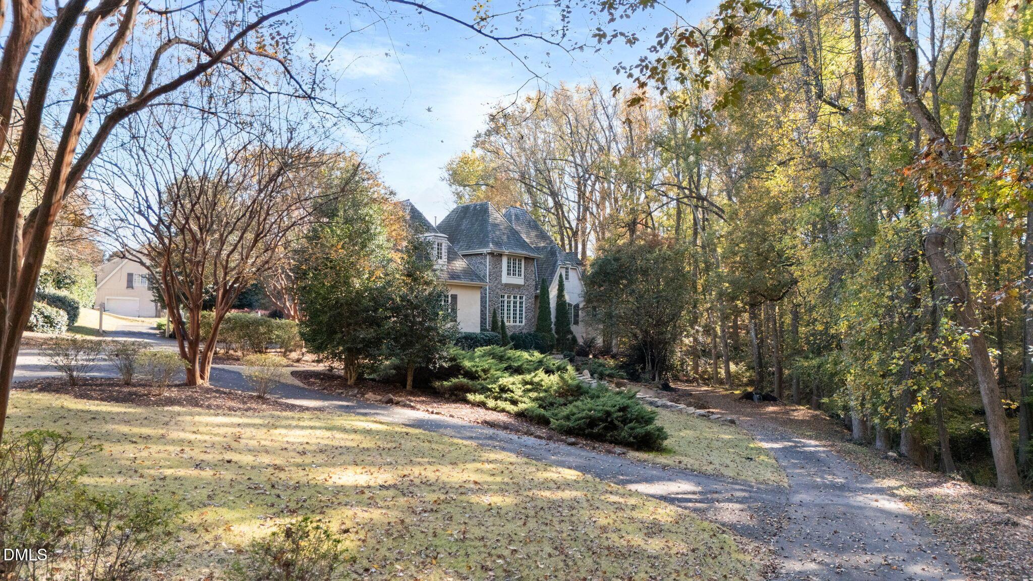 Image 4: 1-web-or-mls-DJI_20251105135313_0403_D