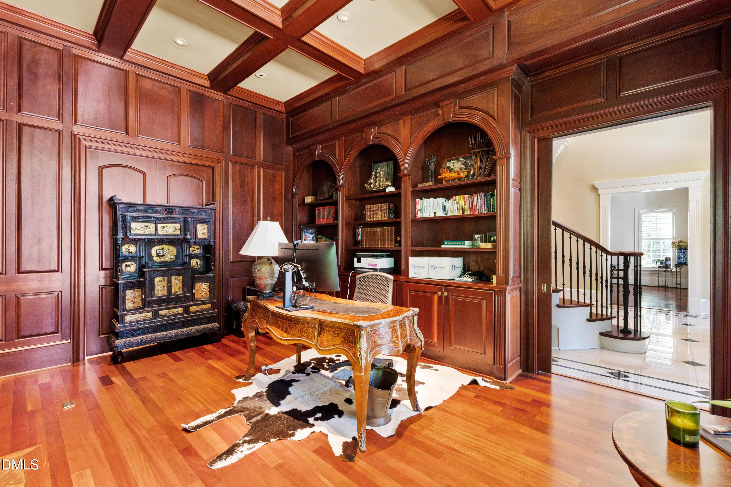 Image 4: MAIN OFFICE 2