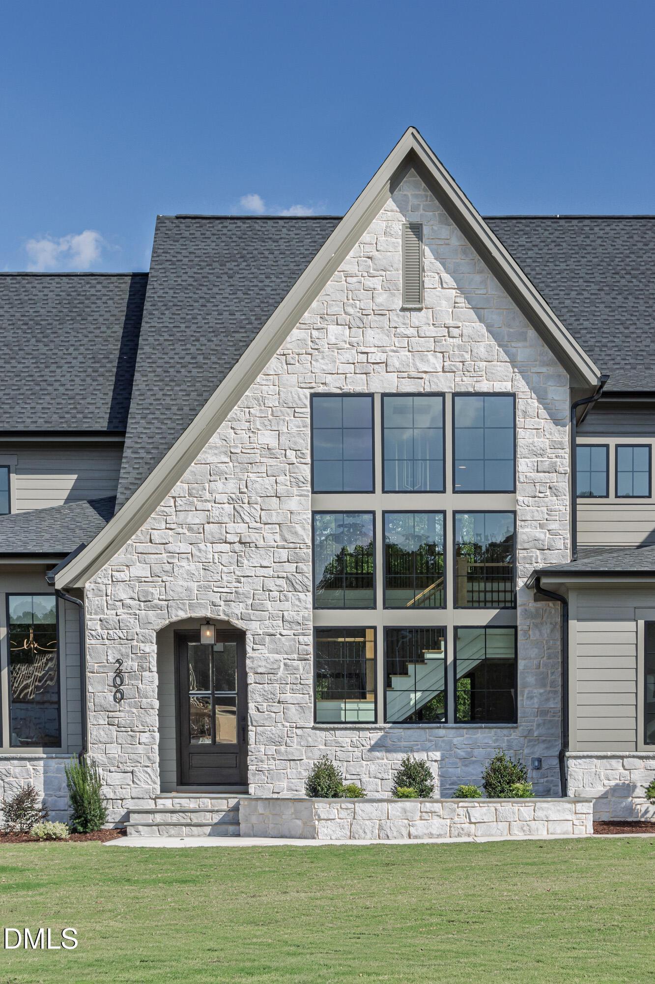 Image 2: 200_MEADOW_WALK_DR_EXTERIOR_04