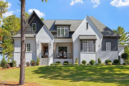 39 Lakes Edge Lane