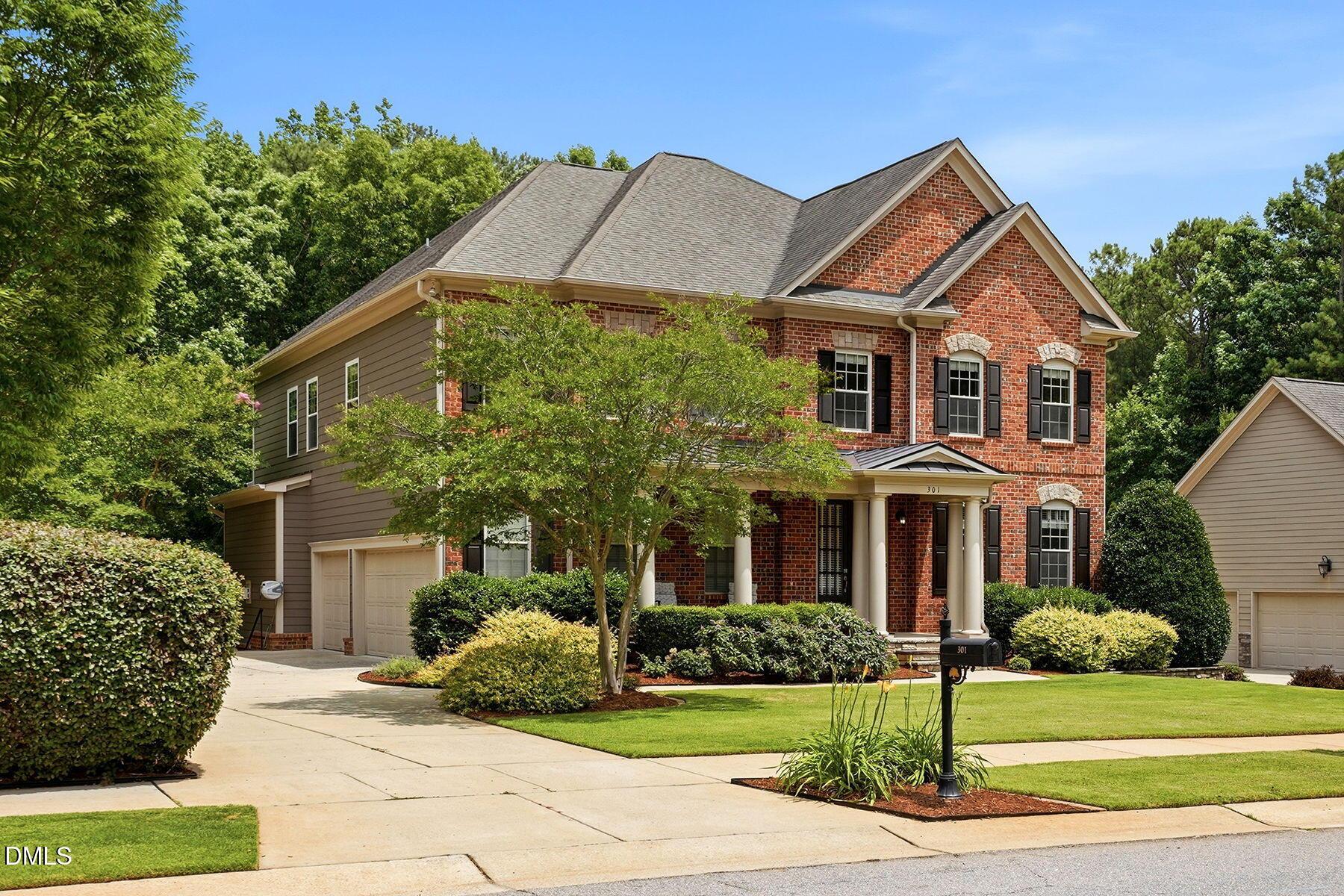 Image 3: 3-web-or-mls-301 Harvestwood Dr-2