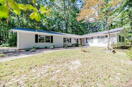226 Lakeview Drive
