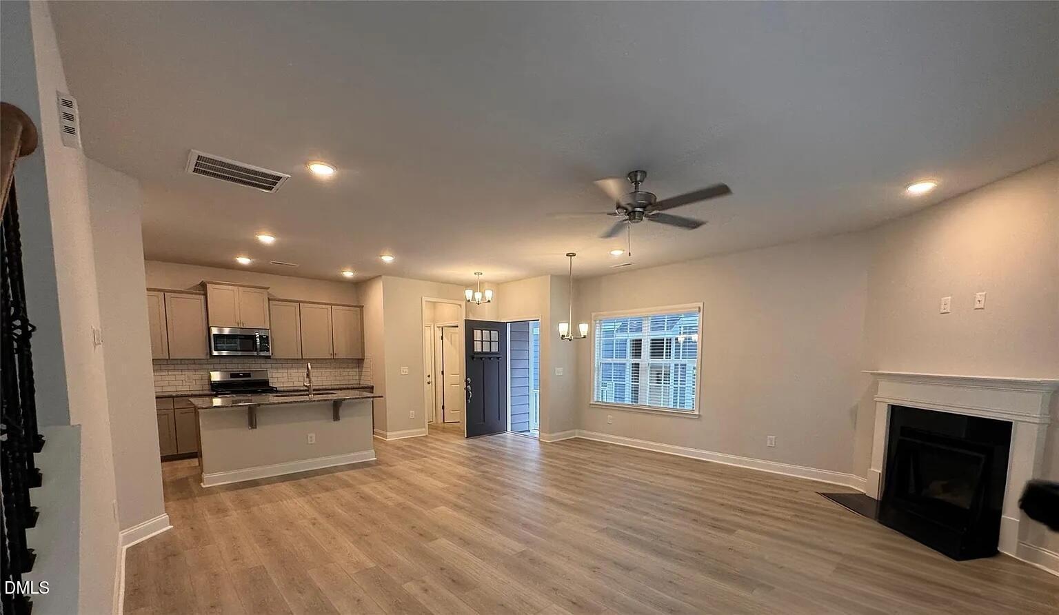 Image 2: F6C364E6-0C29-4D20-A3DD-9610787A4966