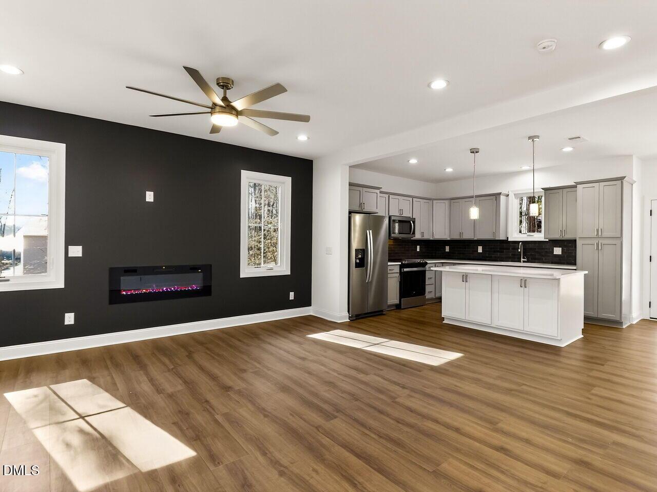 Image 4: 004-1280x960-open-living