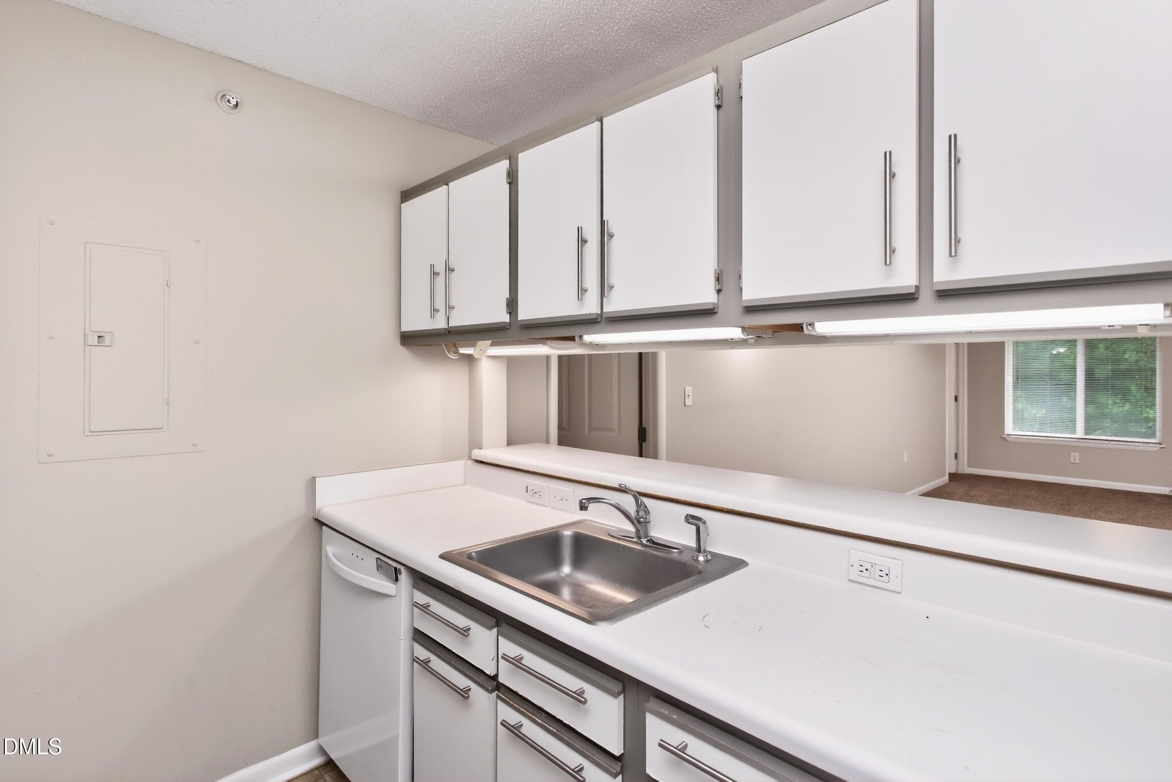 Image 2: 1341CrabOrchard001