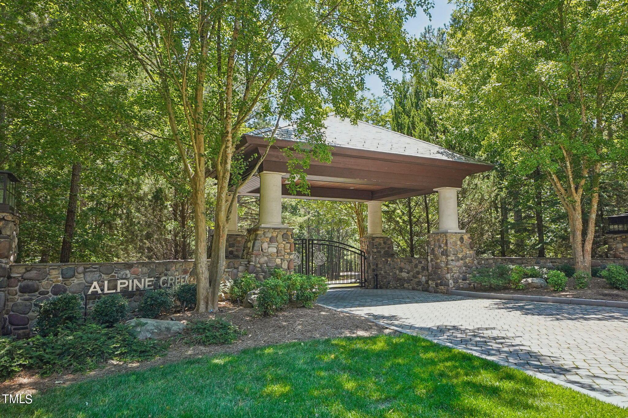 Image 3: Alpine Creek Dr-080