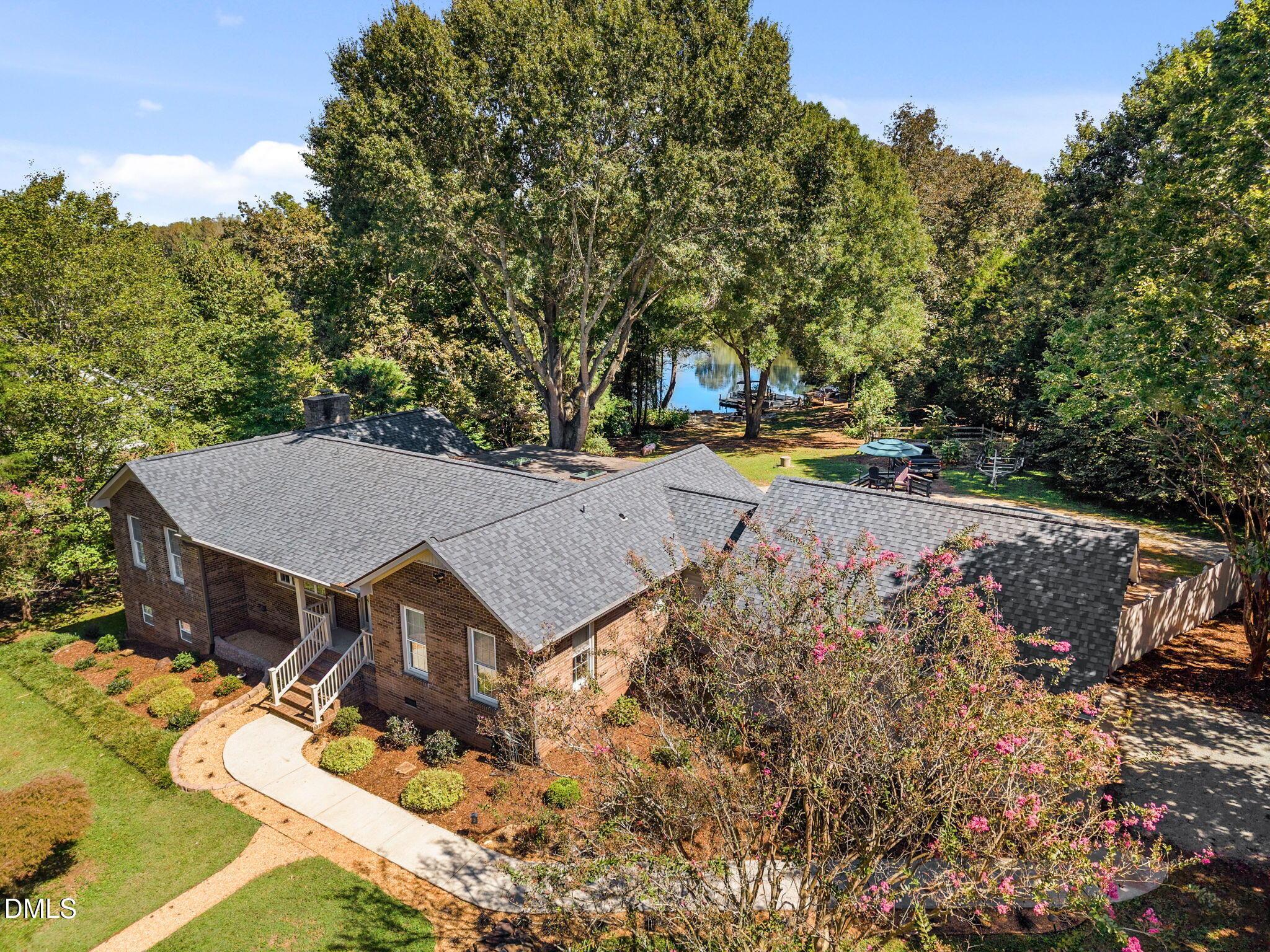 Image 1: 001-21-web-or-mls-DJI_20250918122804_098