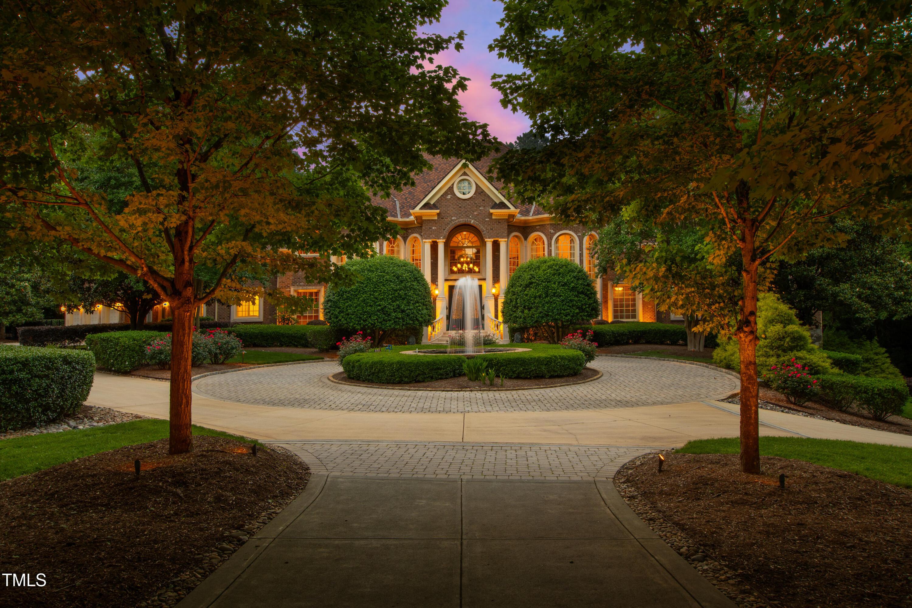 Image 2: 1 Acanthus Twilight (7)