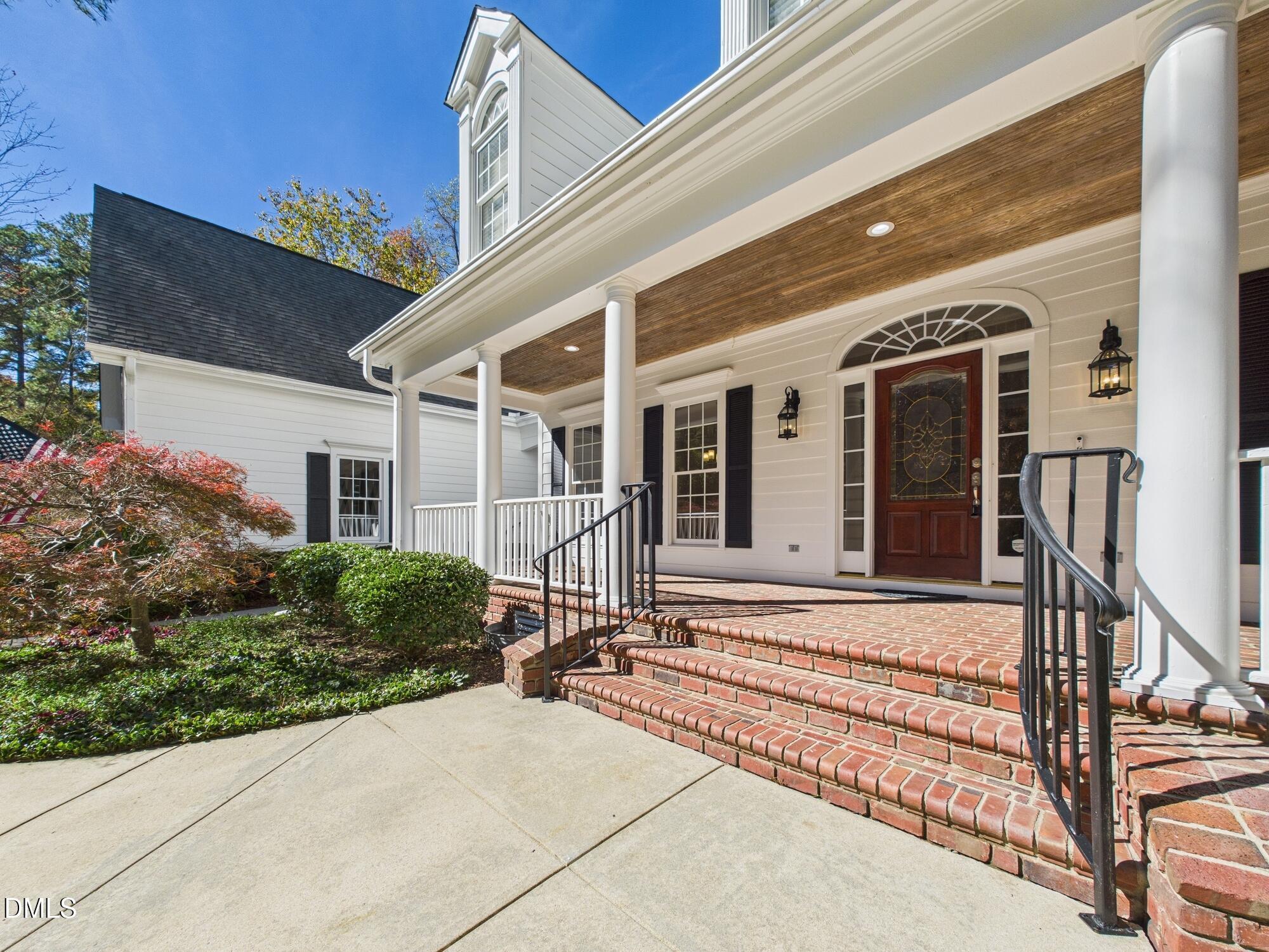 Image 4: CAM01608G0-PR0120-STILL011