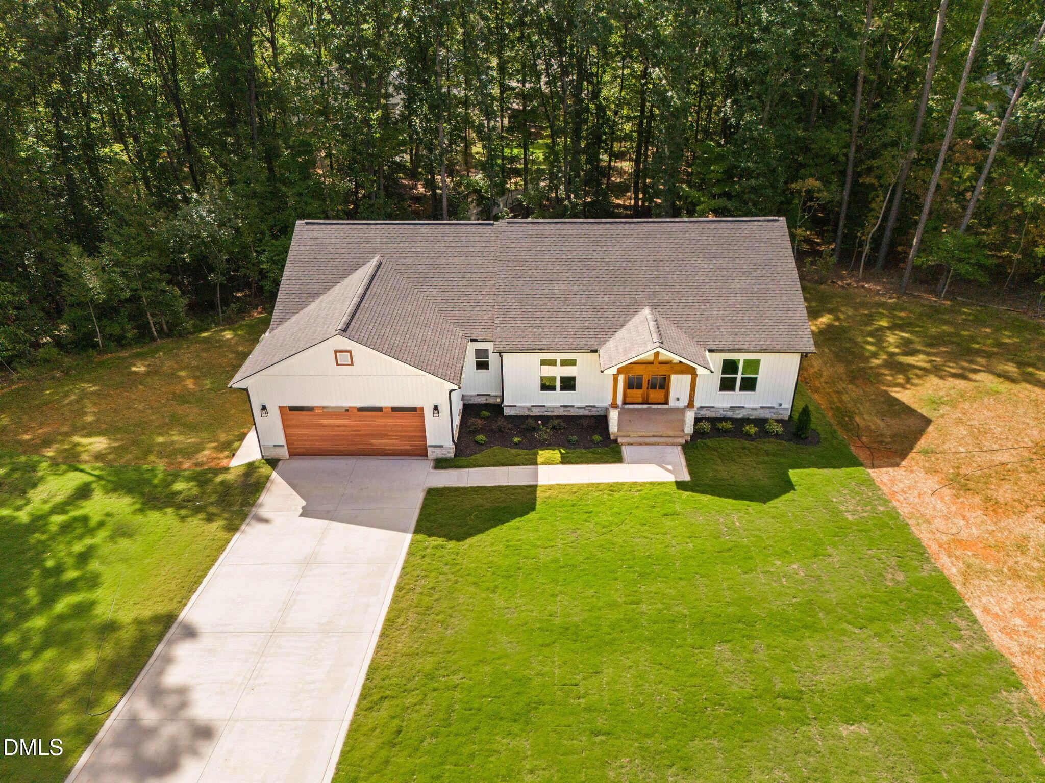 Image 2: 1-web-or-mls-3-print-139-clear-water-rd