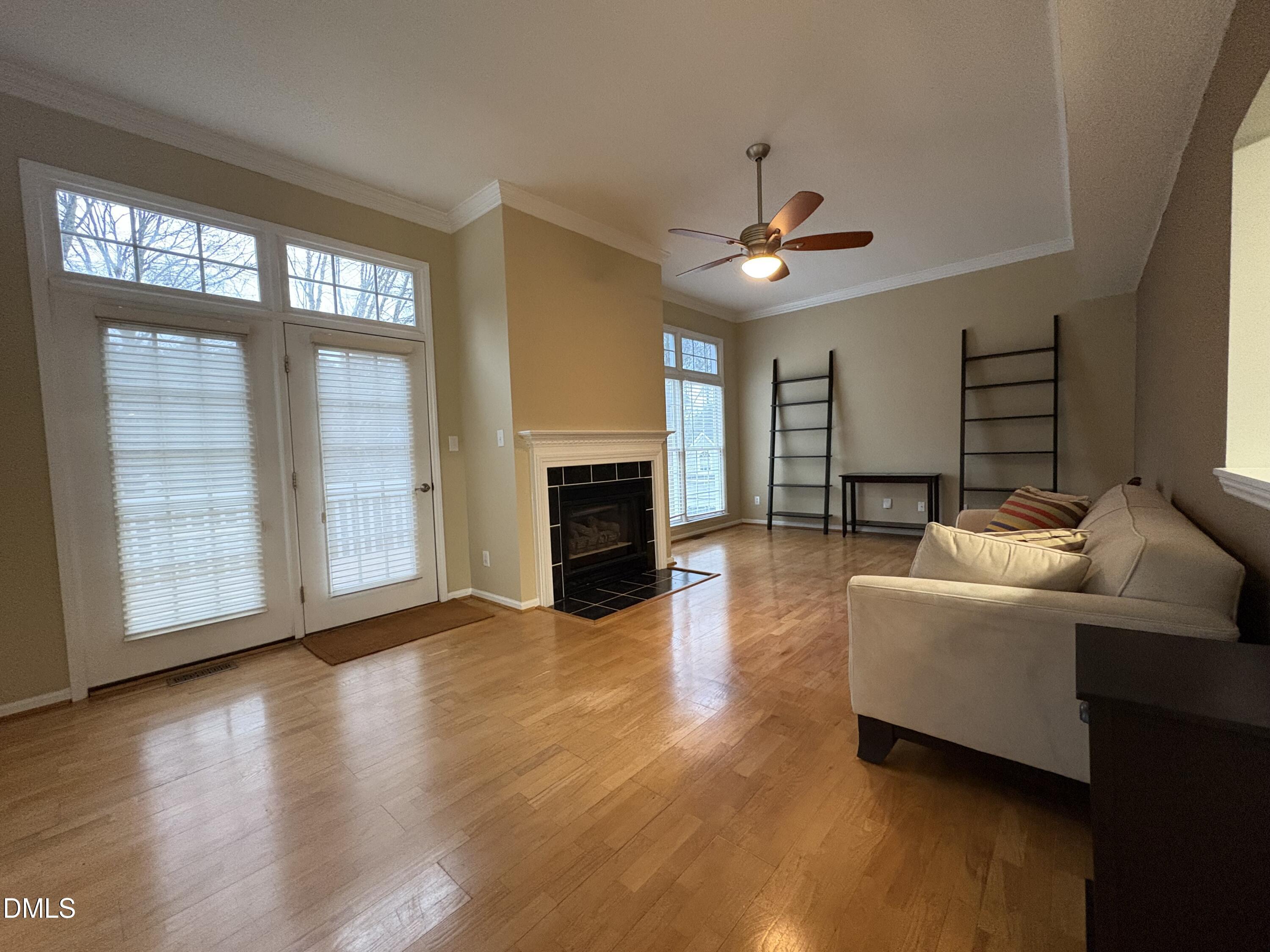 Image 4: 104 Ayelsford Family Room 2