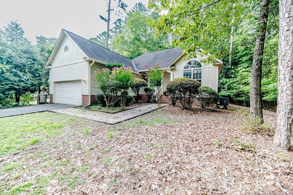 Image 4: Front Yard View