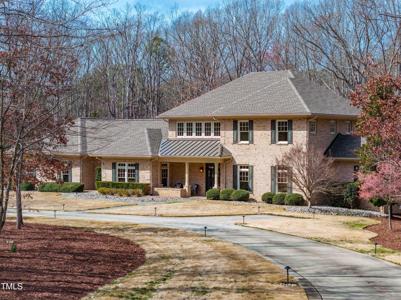 148 Centennial Court