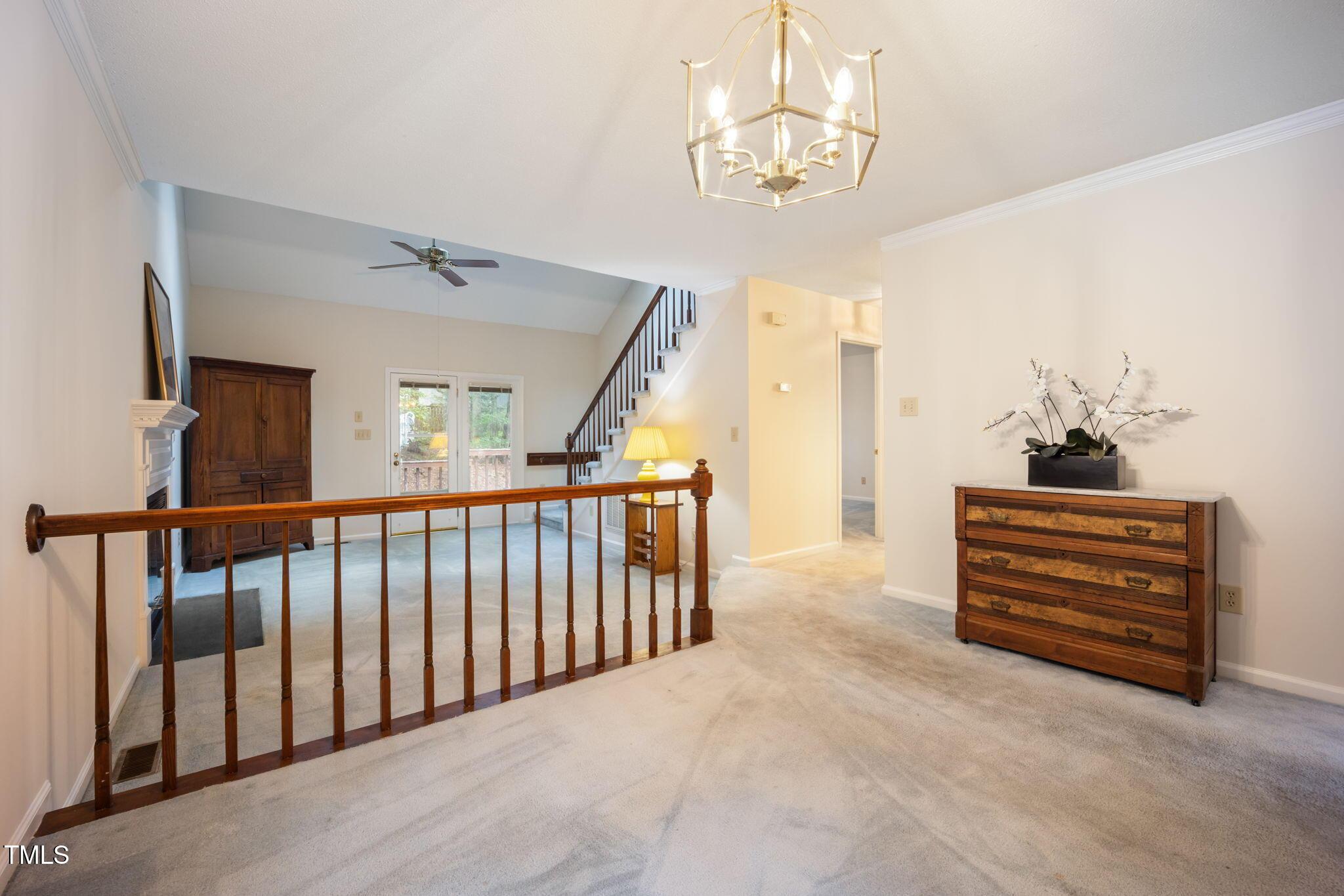 Image 3: Dining to living rm