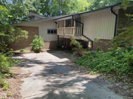 276 Lakepoint Drive