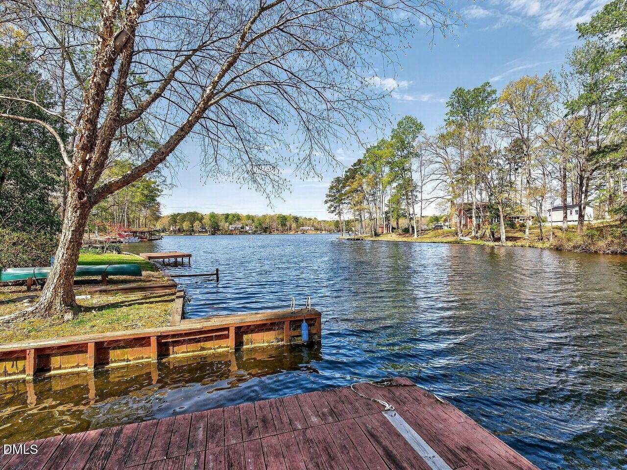 Image 1: 043-1280x960-dock