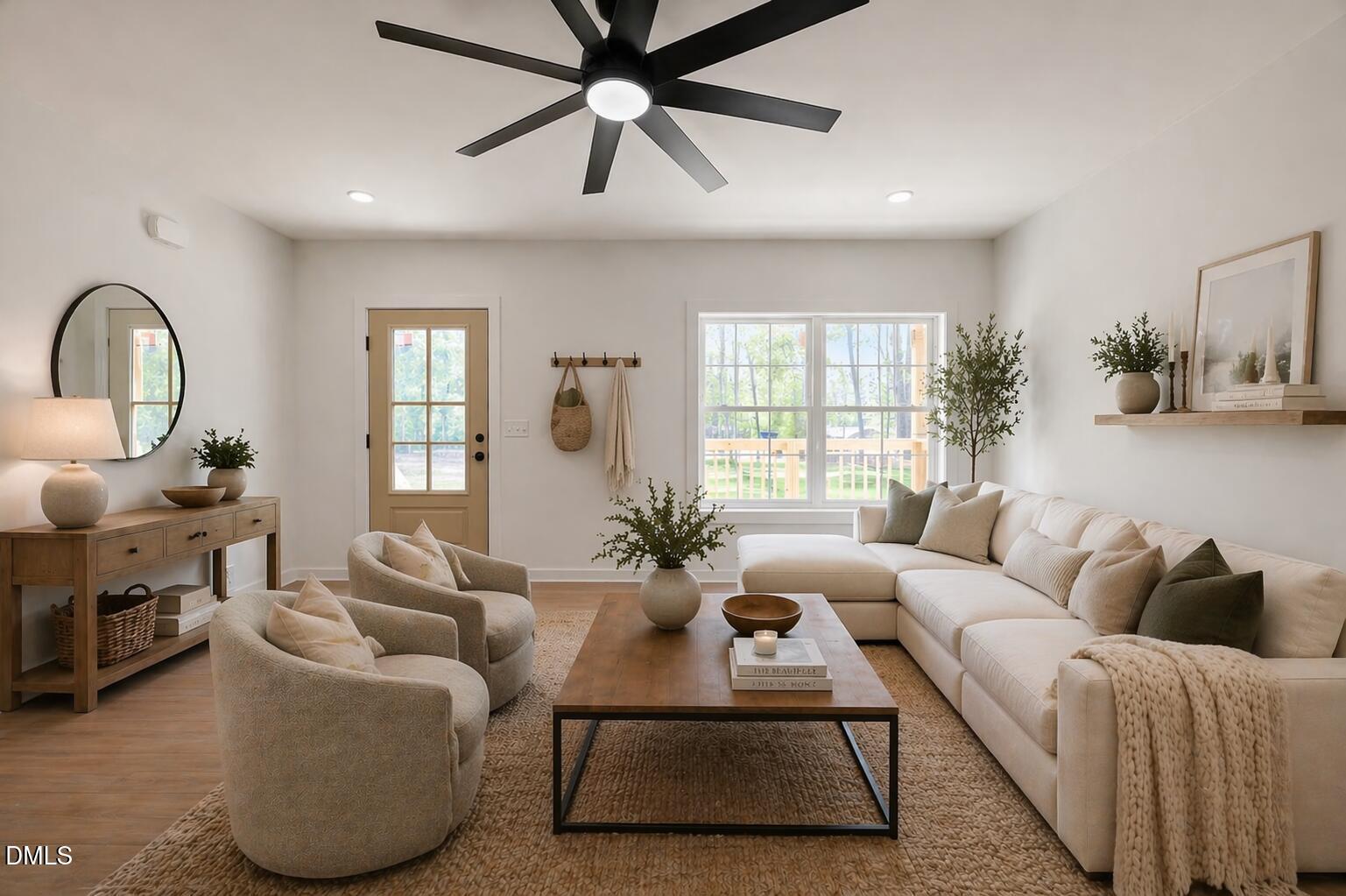 Image 3: Living Room
