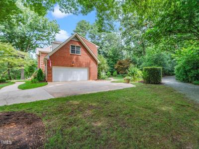 103 Meadowglades Lane