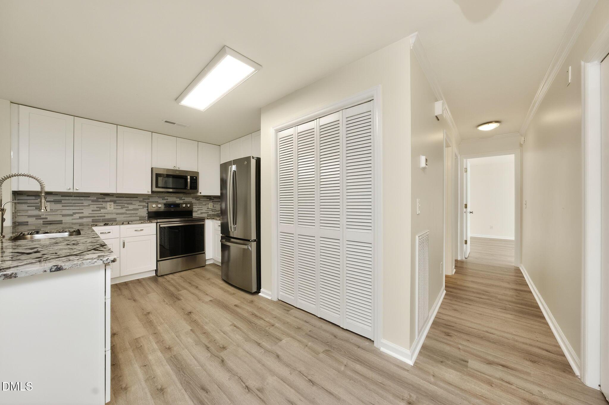 Image 4: 6-web-or-mls-301 Glen Echo Ln-2